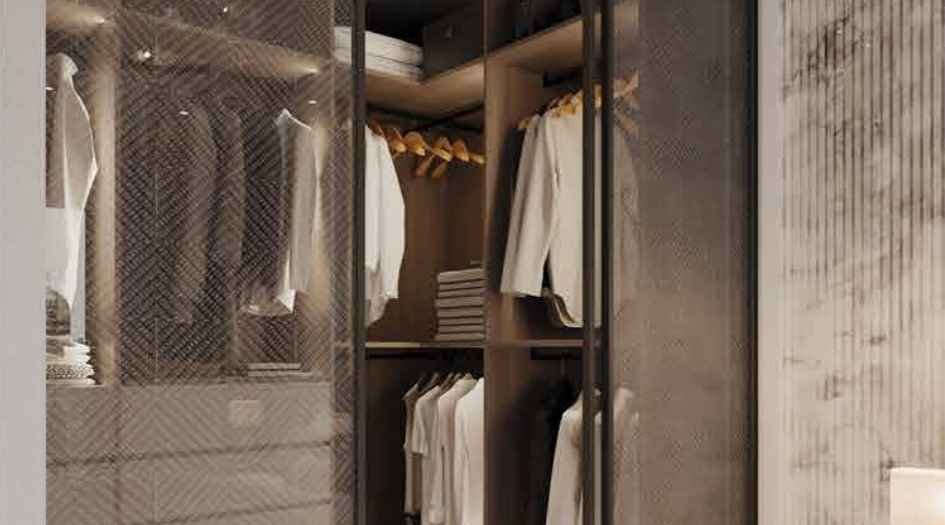 Esto-Arkis-Walkin-Closet